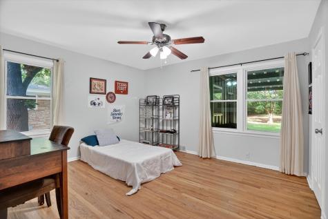 1120 Warden Street Benbrook TX 76126