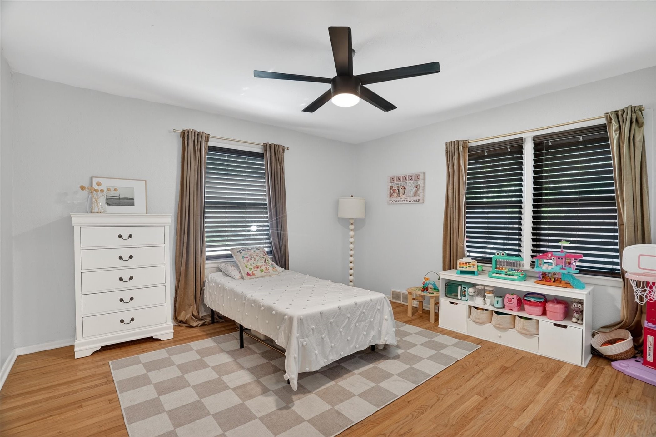 1120 Warden Street Benbrook TX 76126