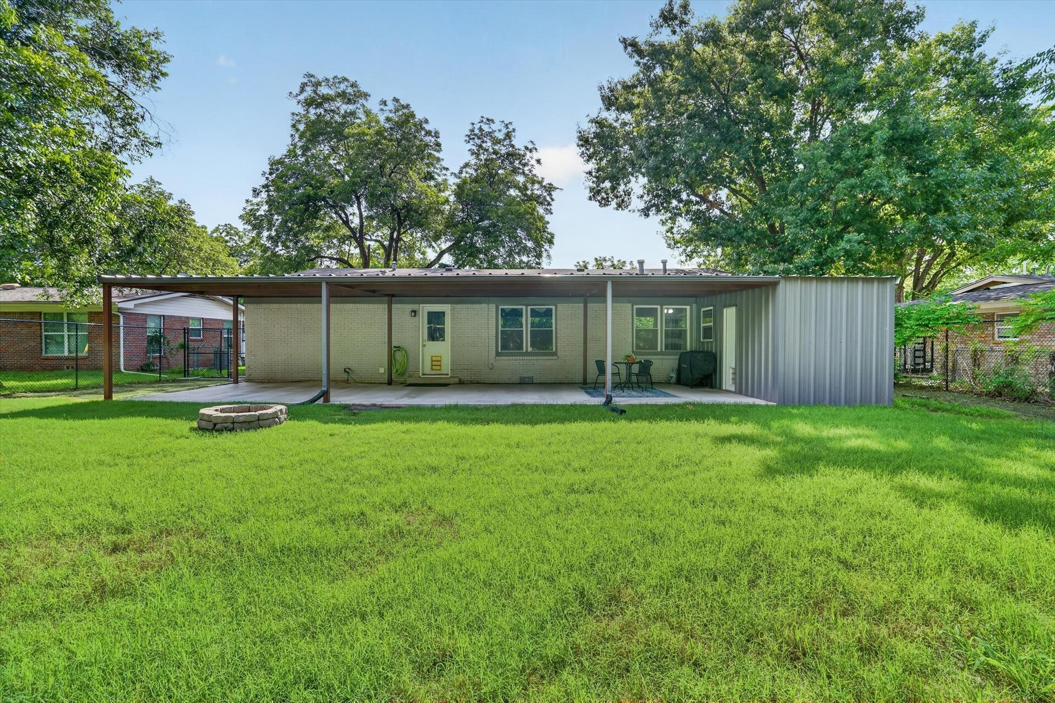 1120 Warden Street Benbrook TX 76126