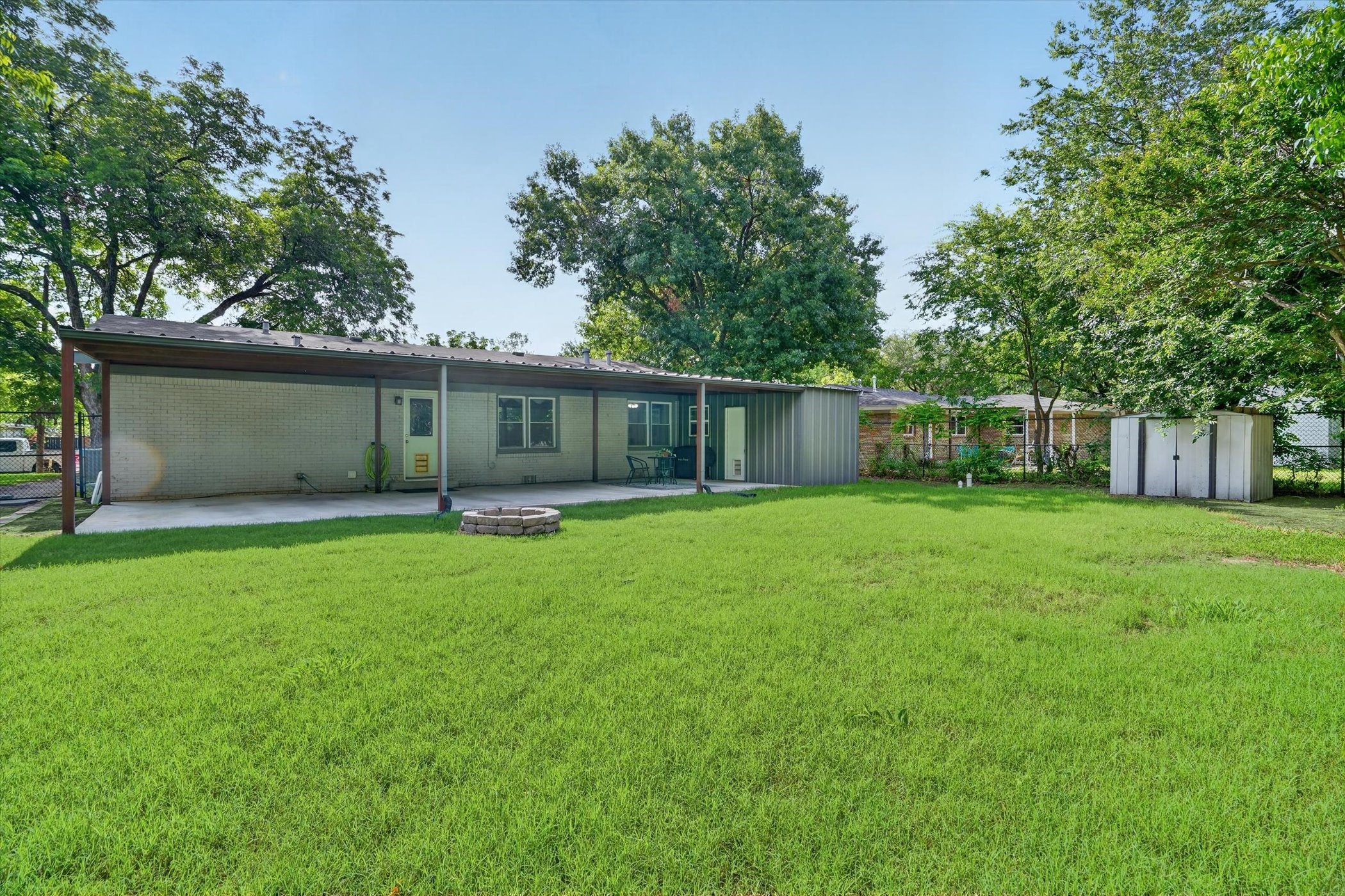 1120 Warden Street Benbrook TX 76126