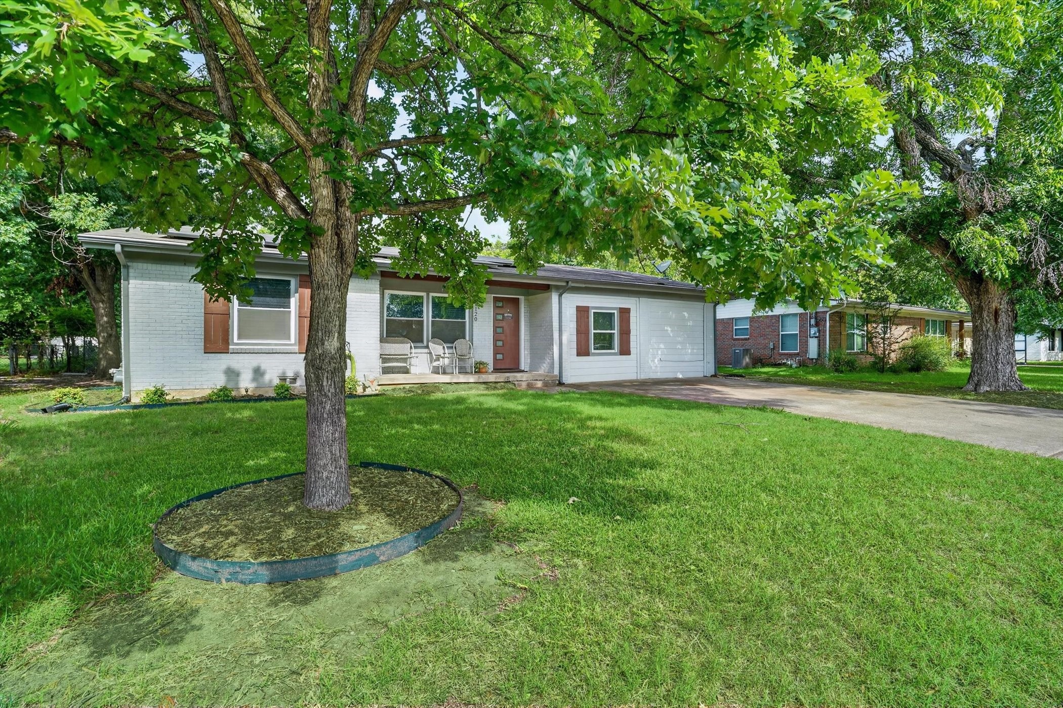 1120 Warden Street Benbrook TX 76126