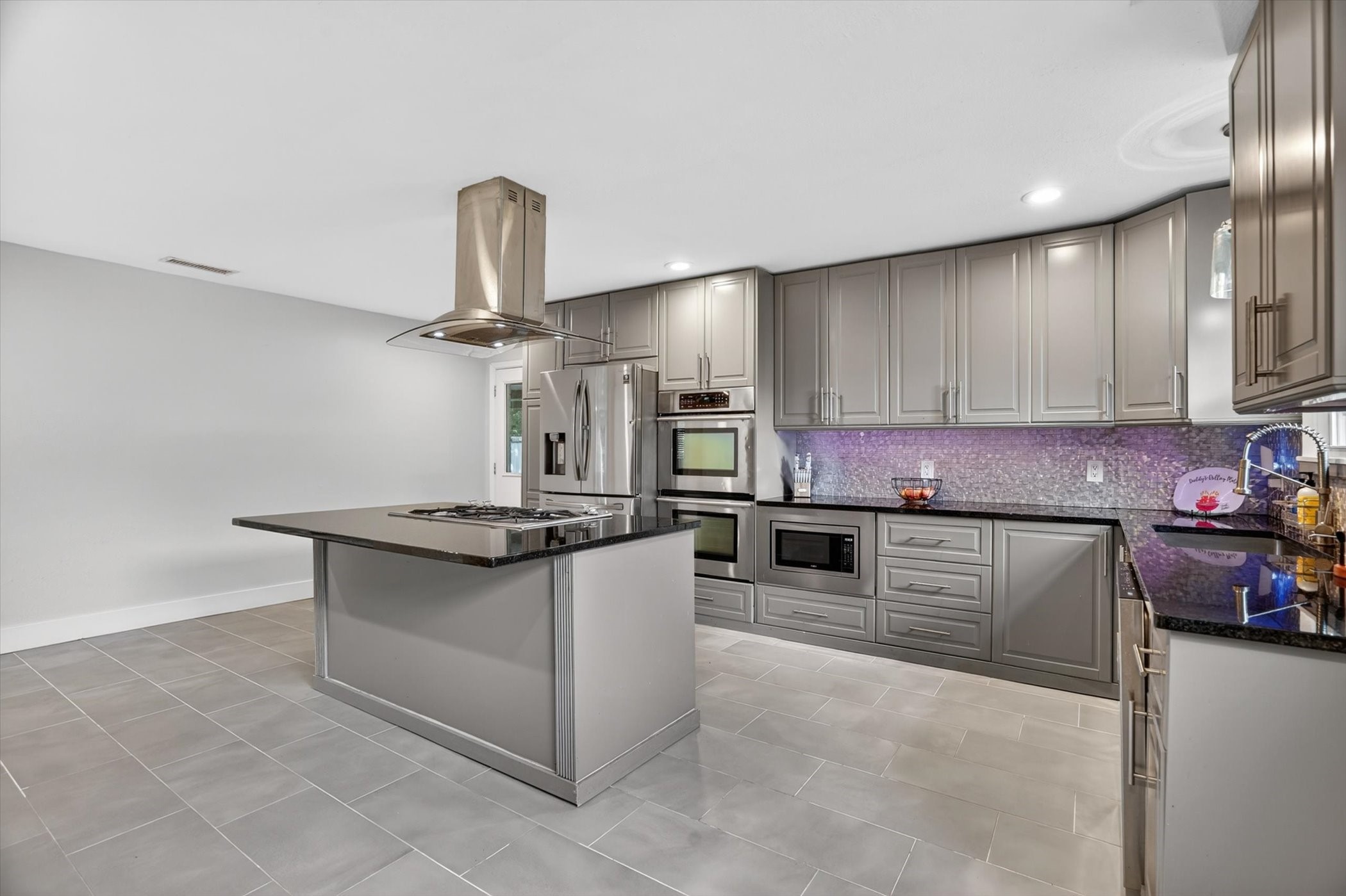 1120 Warden Street Benbrook TX 76126