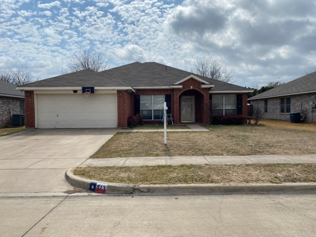 513 Alex Street Saginaw TX 76179