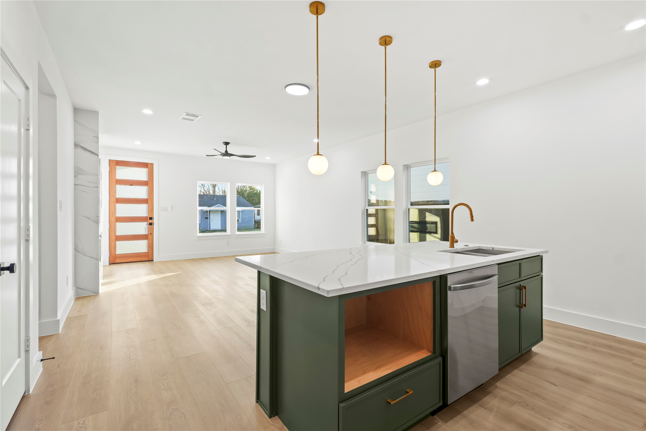 4827 Baldwin Street Dallas TX 75210