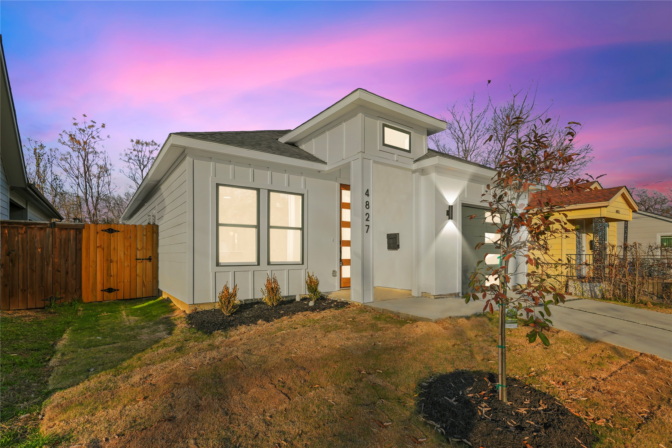 4827 Baldwin Street Dallas TX 75210