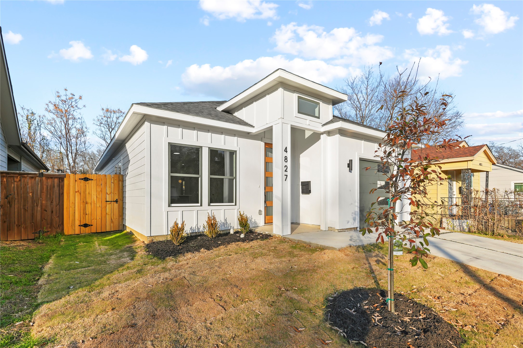 4827 Baldwin Street Dallas TX 75210