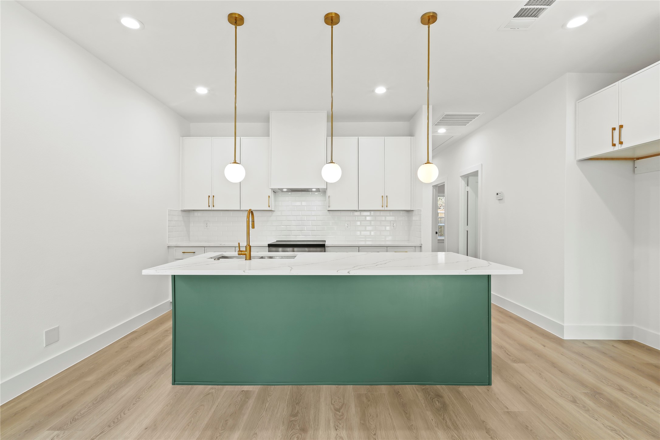 4827 Baldwin Street Dallas TX 75210