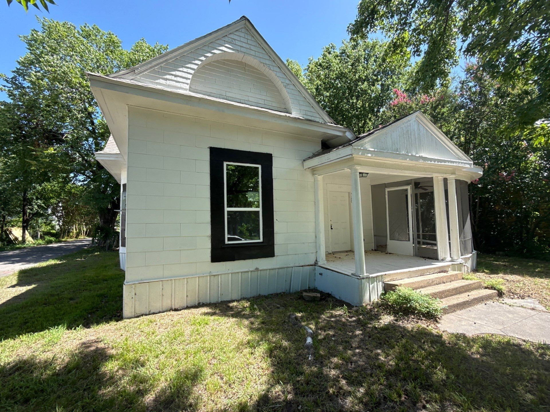 320 W 6th Street Bonham TX 75418