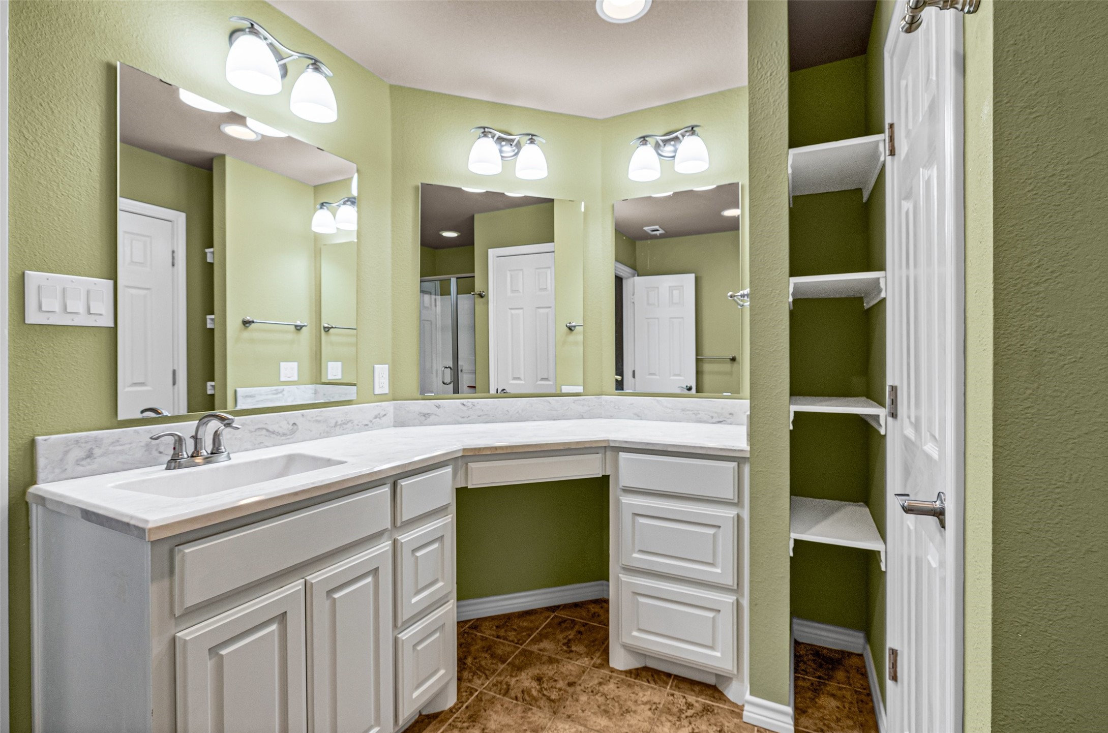 9417 Ravenswood Road Granbury TX 76049