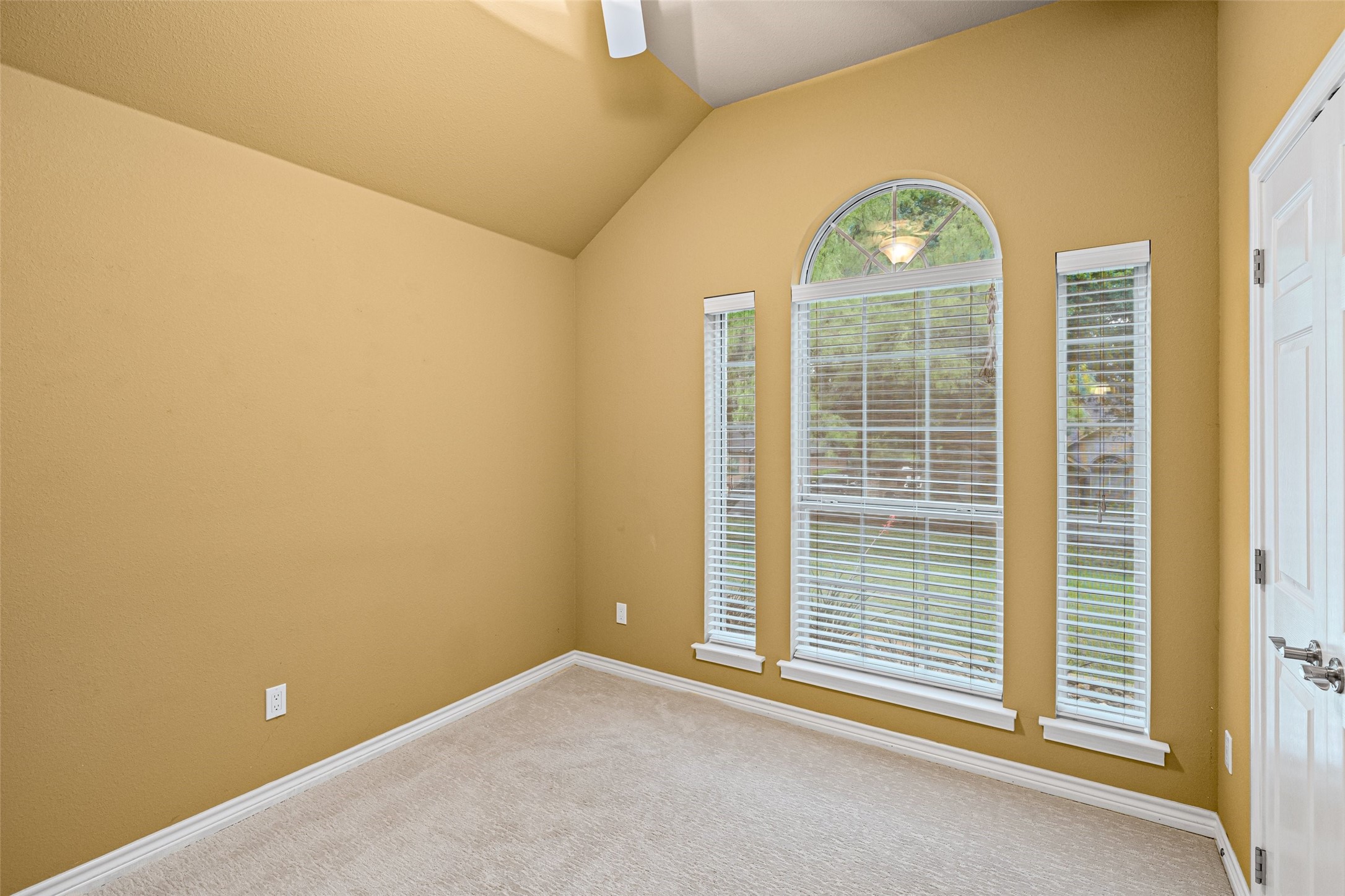 9417 Ravenswood Road Granbury TX 76049