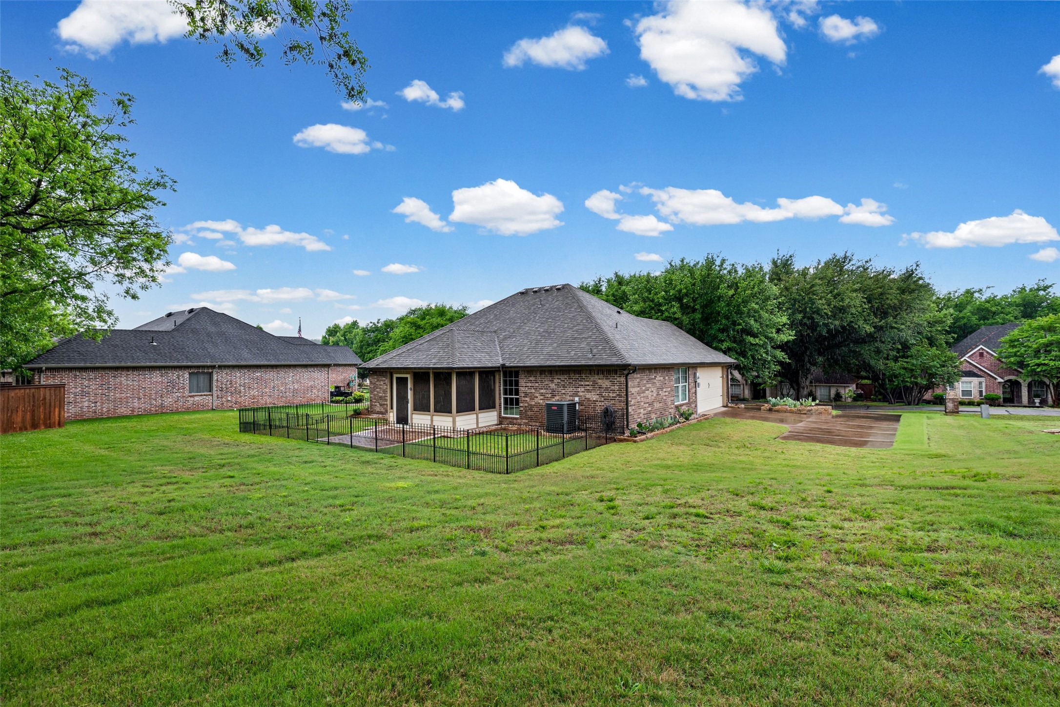 9417 Ravenswood Road Granbury TX 76049