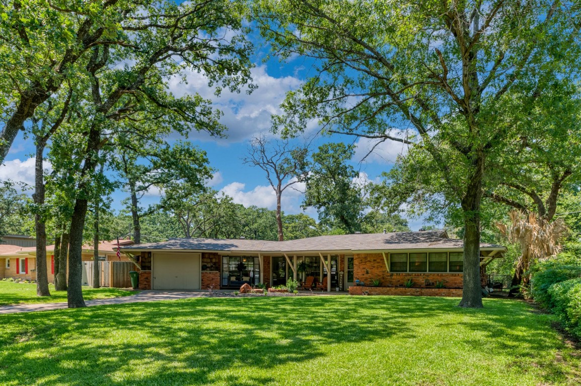 1111 Lynda Lane Arlington TX 76013