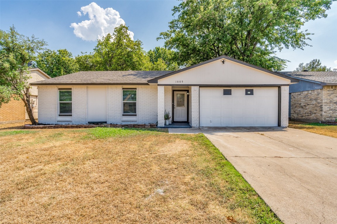 1005 Clark Trail Grand Prairie TX 75052