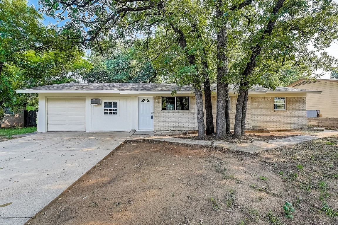 1915 W Sanford Street Arlington TX 76012