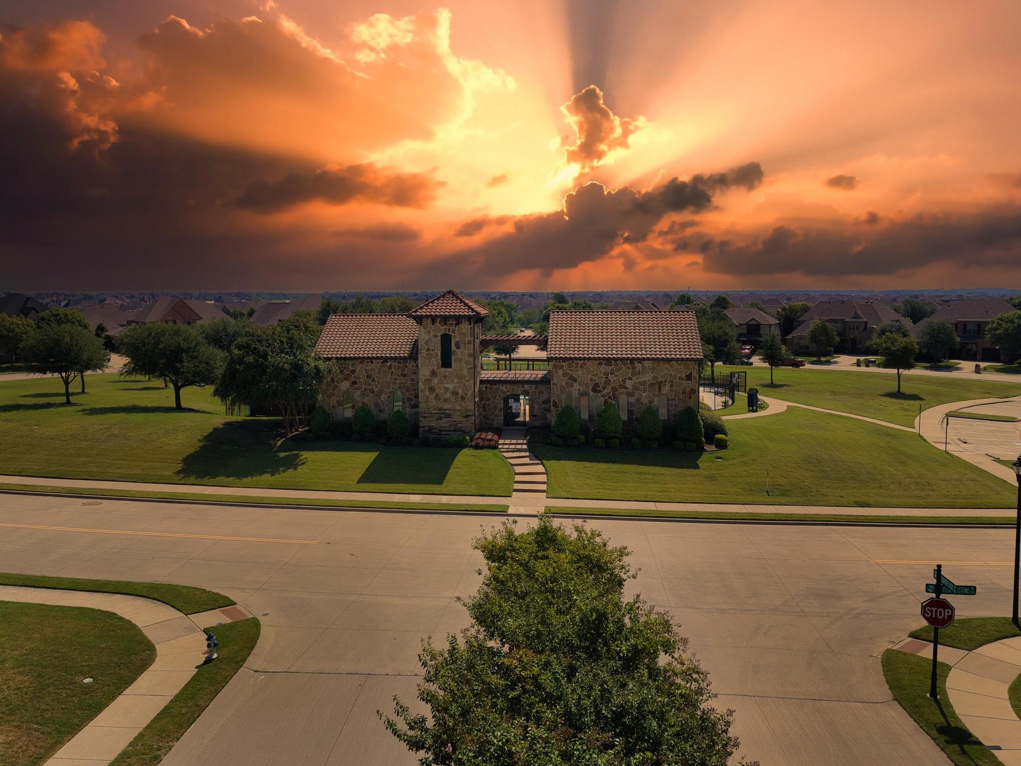 586 Deverson Drive Rockwall TX 75087