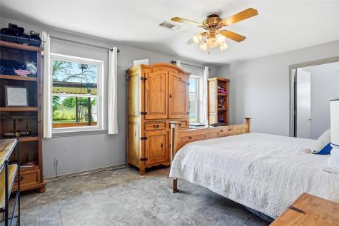 8983 W Odneal Road Krum TX 76249