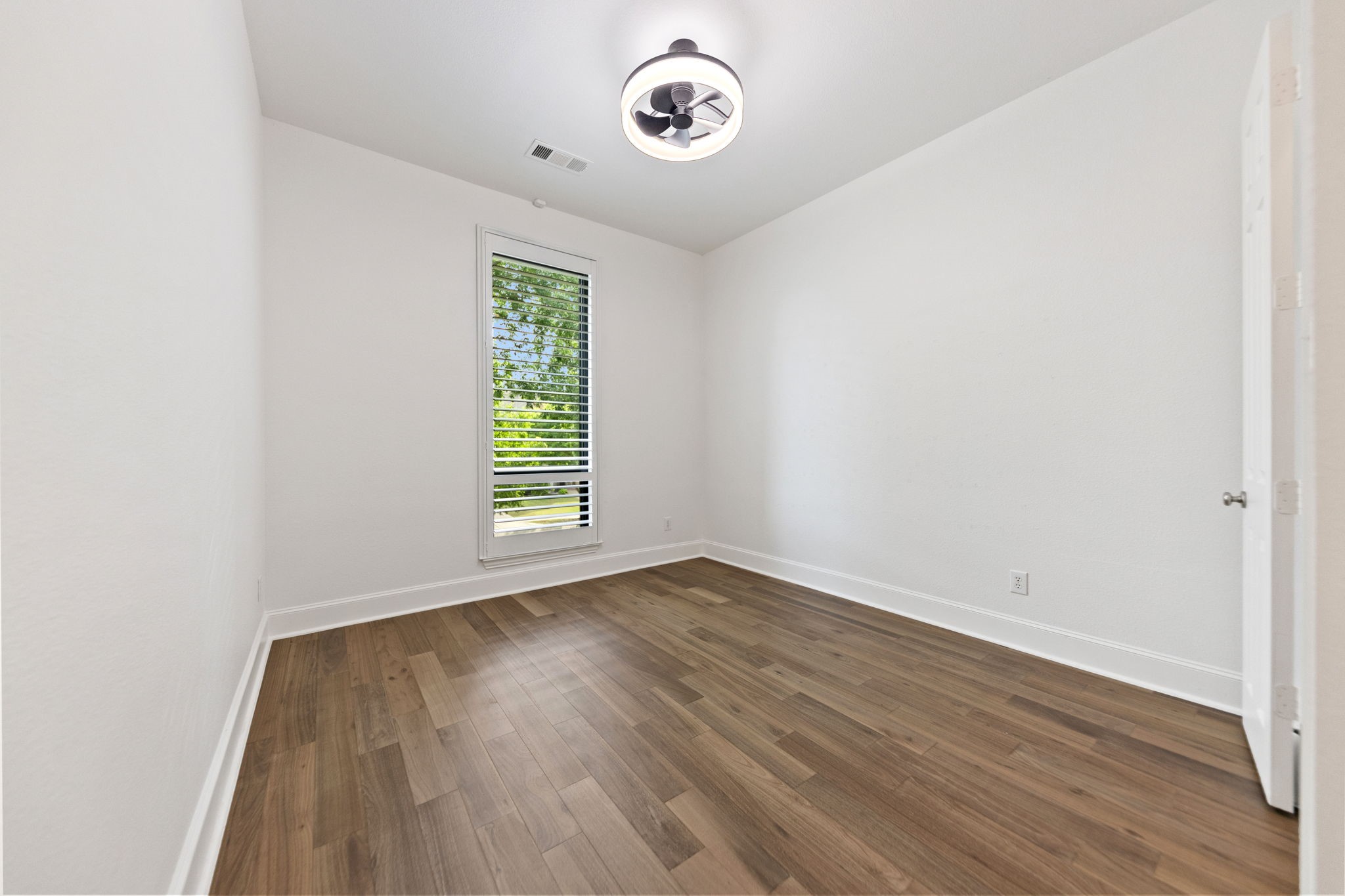 1209 Dame Susan Lane Lewisville TX 75056