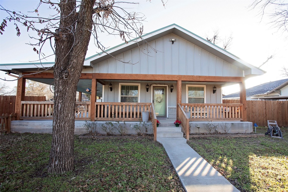 813 East Street Graham TX 76450