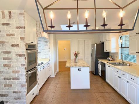 6004 Lakehurst Drive Arlington TX 76016