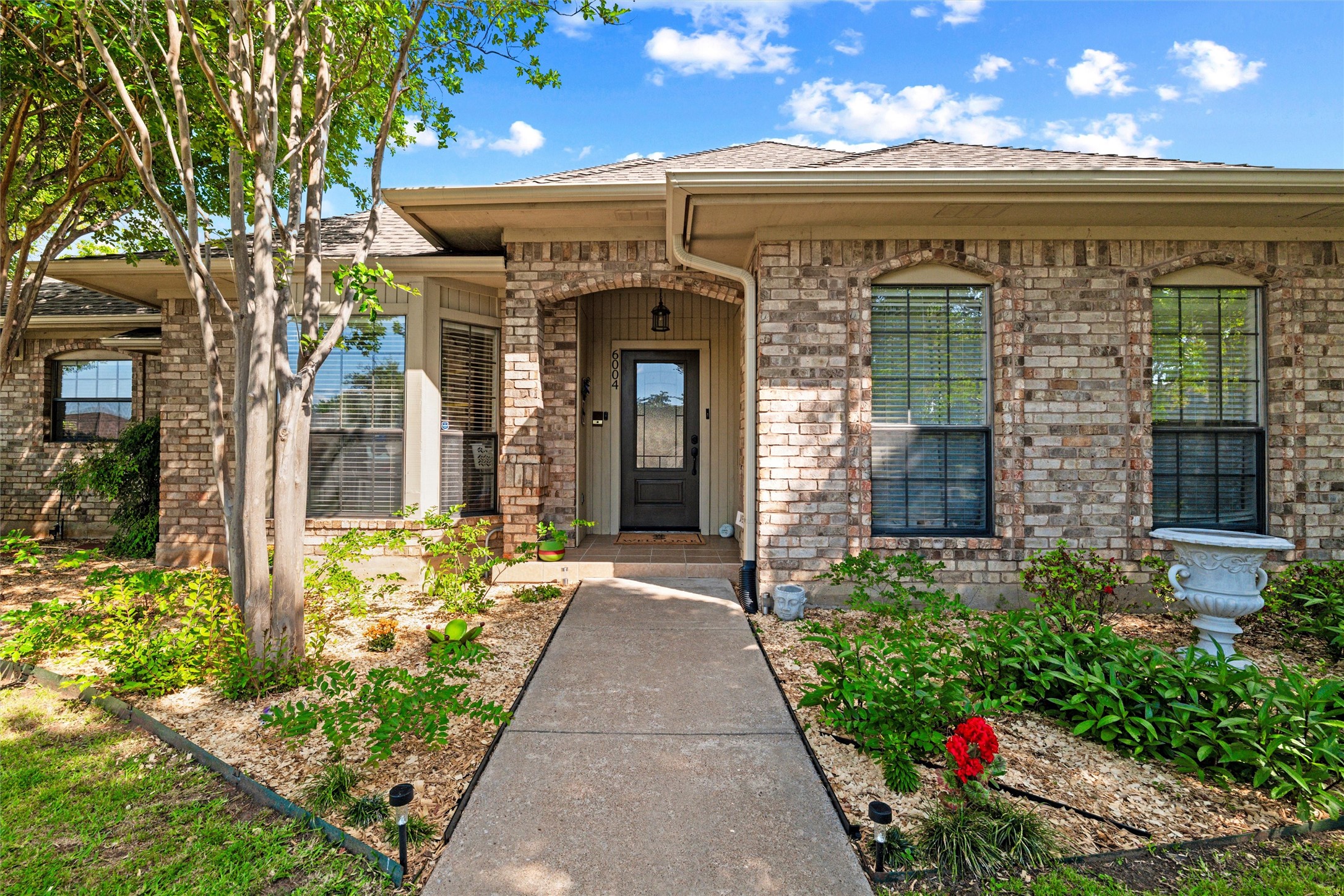 6004 Lakehurst Drive Arlington TX 76016