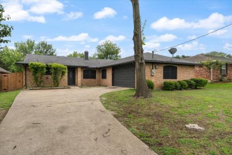 1214 W Ridge Drive Duncanville TX 75116