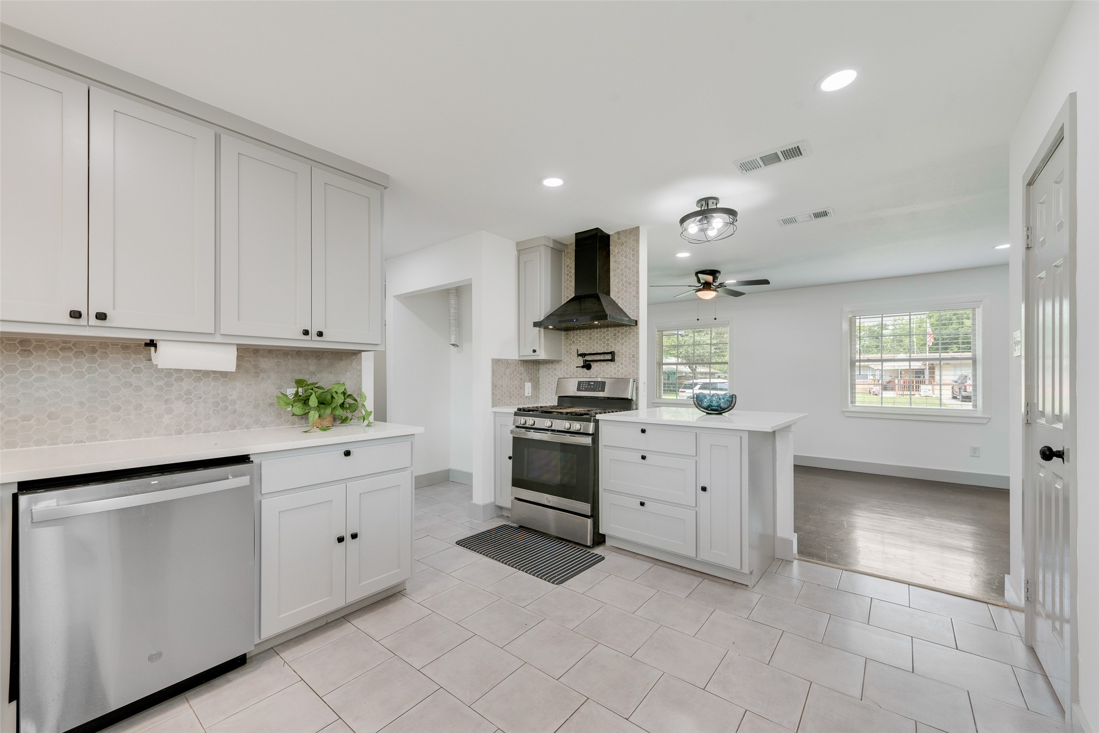 10166 San Lorenzo Drive Dallas TX 75228