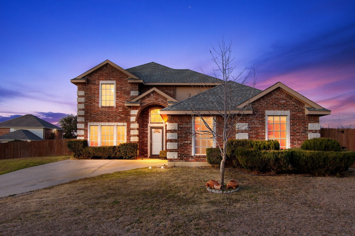 208 Rosewood Court Red Oak TX 75154