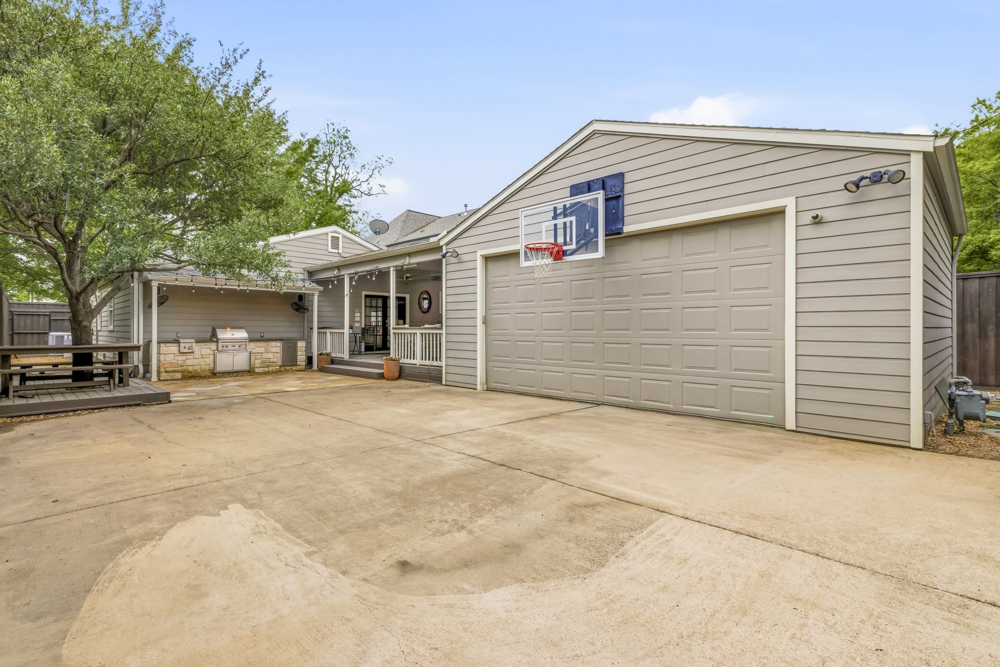 5023 W Purdue Street Dallas TX 75209
