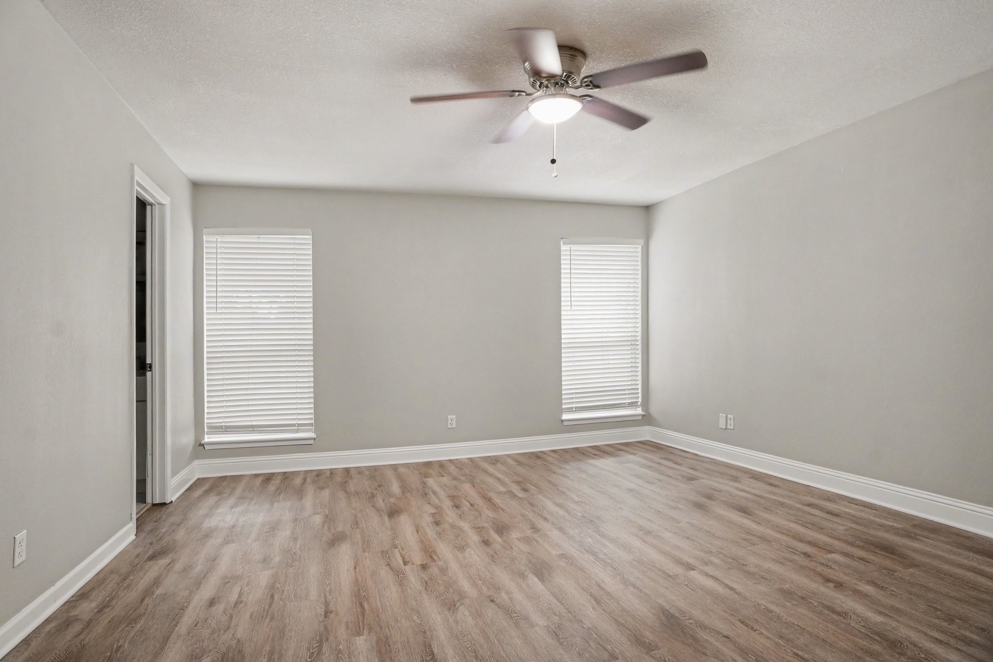 5907 Old Barn Drive Arlington TX 76016