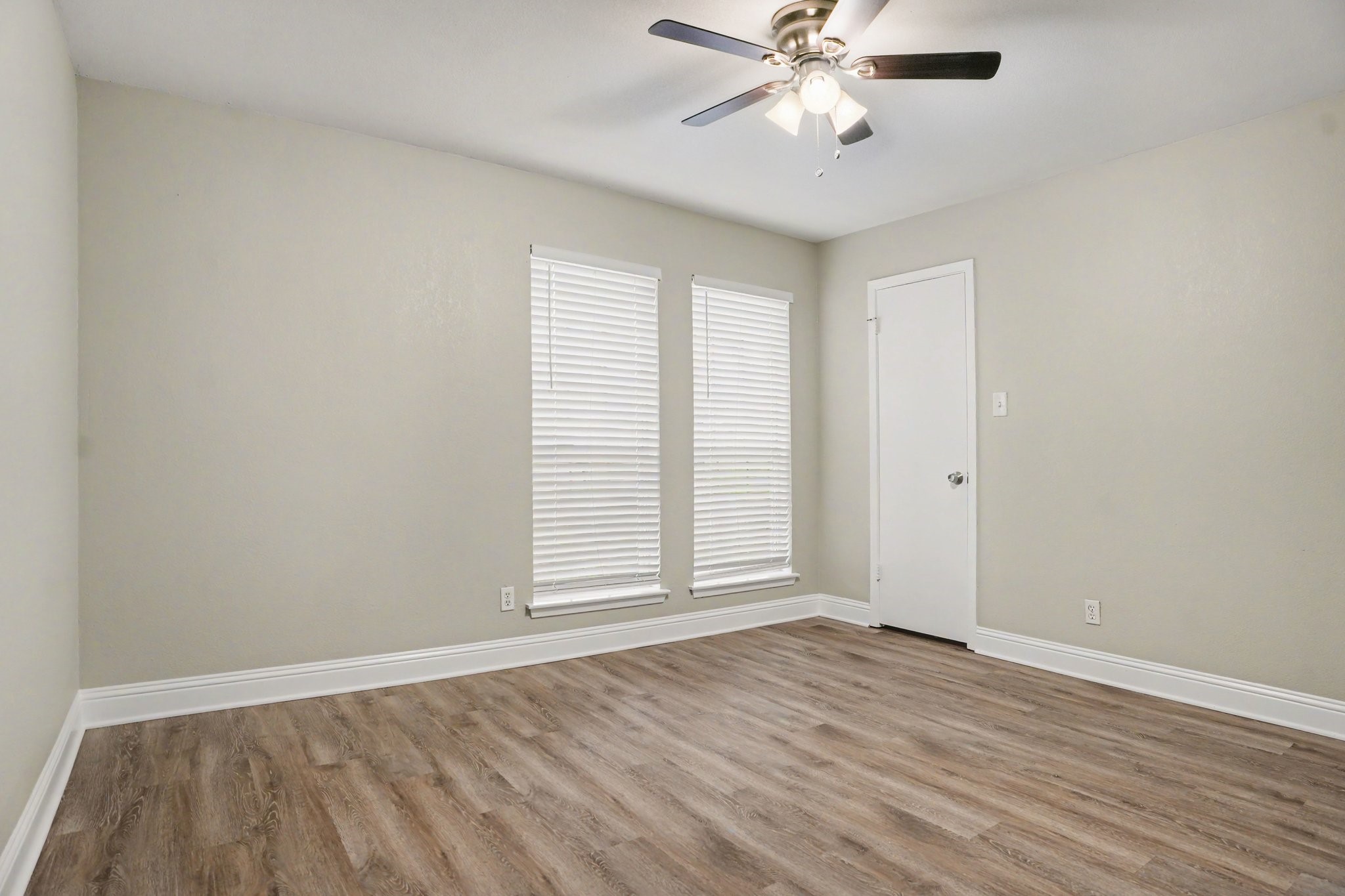 5907 Old Barn Drive Arlington TX 76016