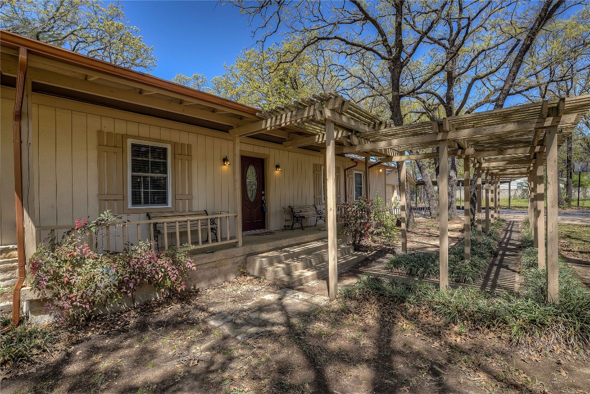 2143 Royal Oaks Drive Dallas TX 75253