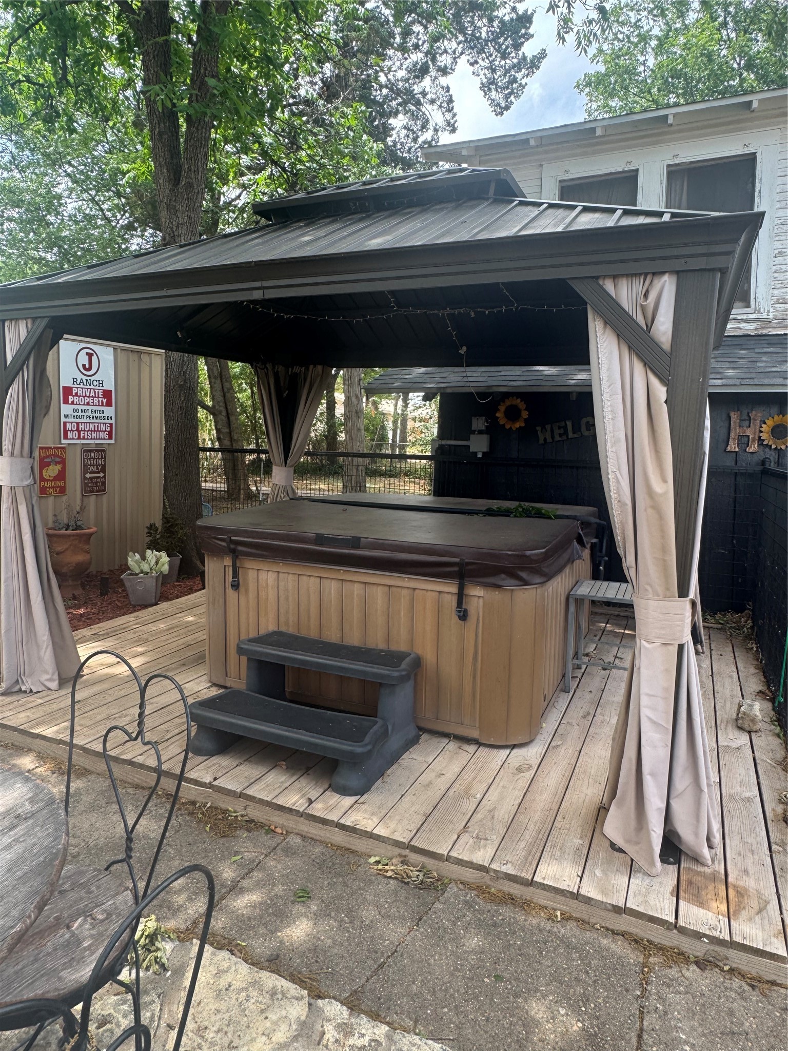 400 Cain Street Quanah TX 79252