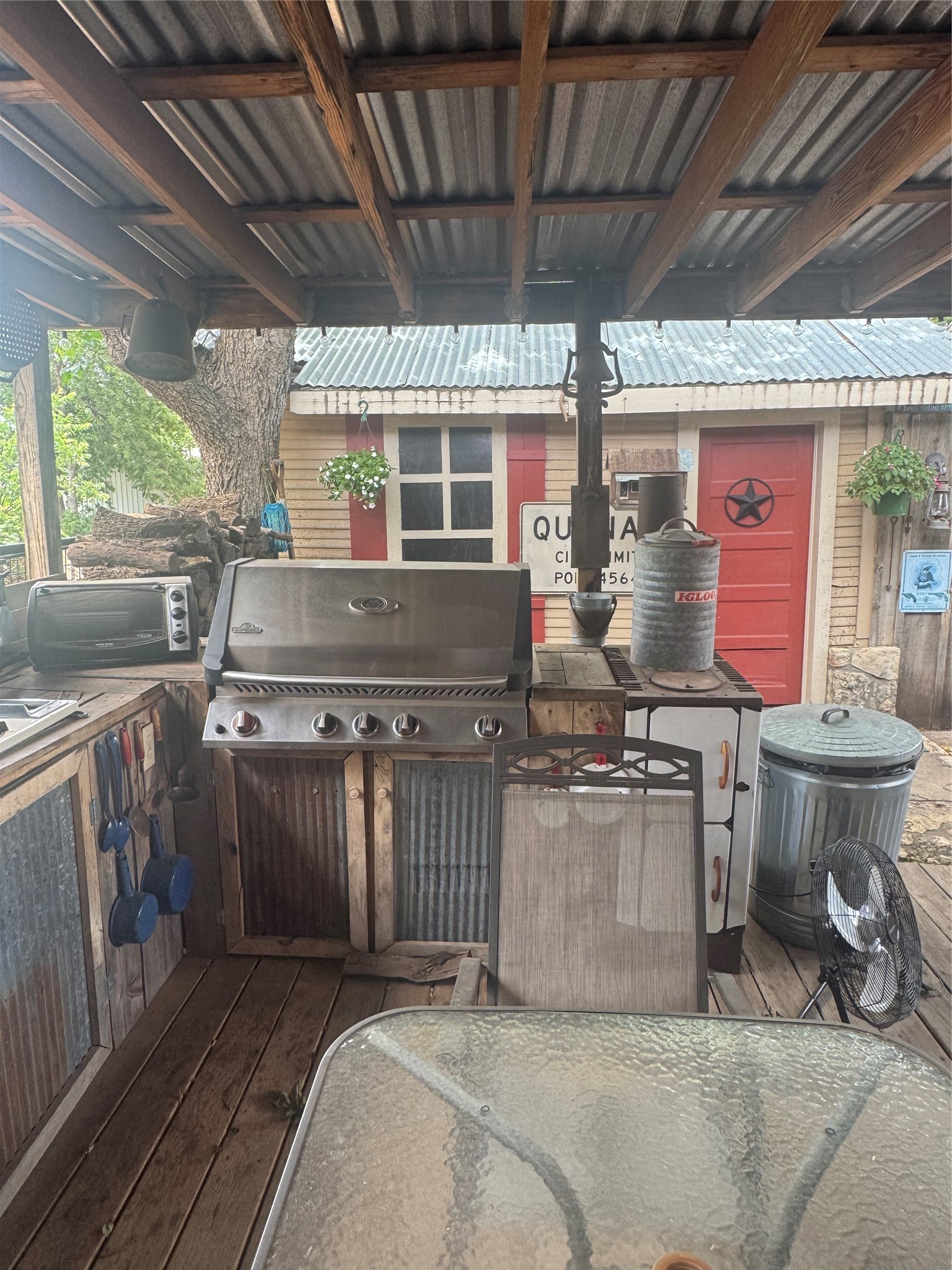 400 Cain Street Quanah TX 79252