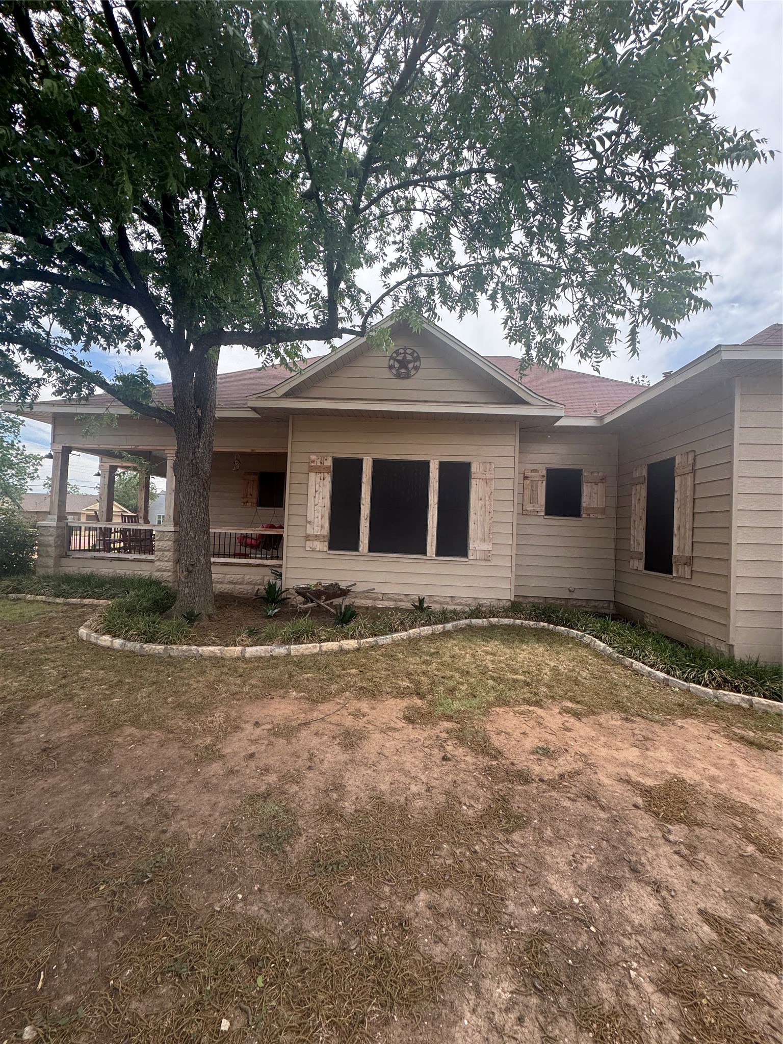 400 Cain Street Quanah TX 79252
