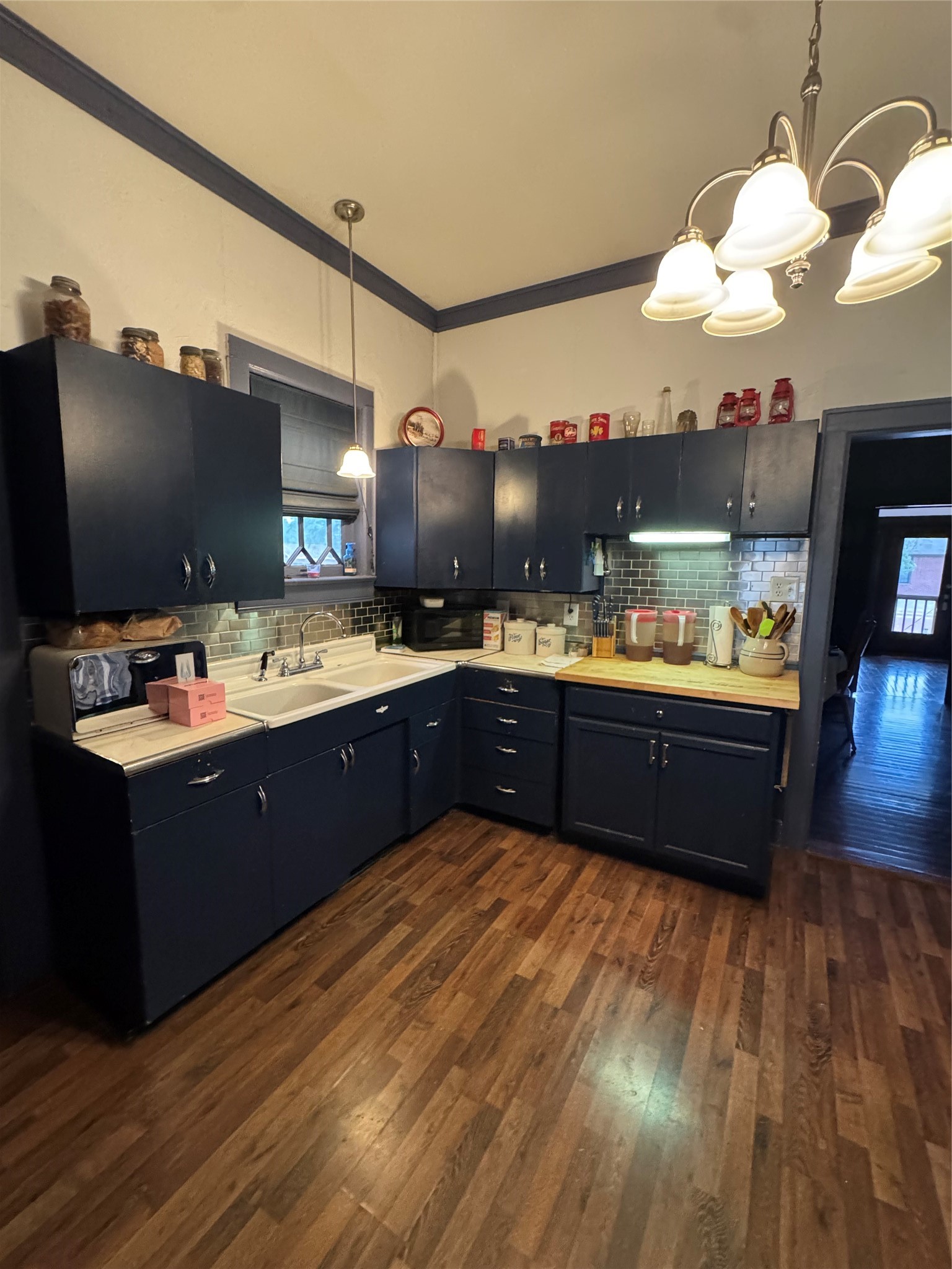 400 Cain Street Quanah TX 79252