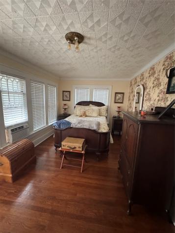 400 Cain Street Quanah TX 79252