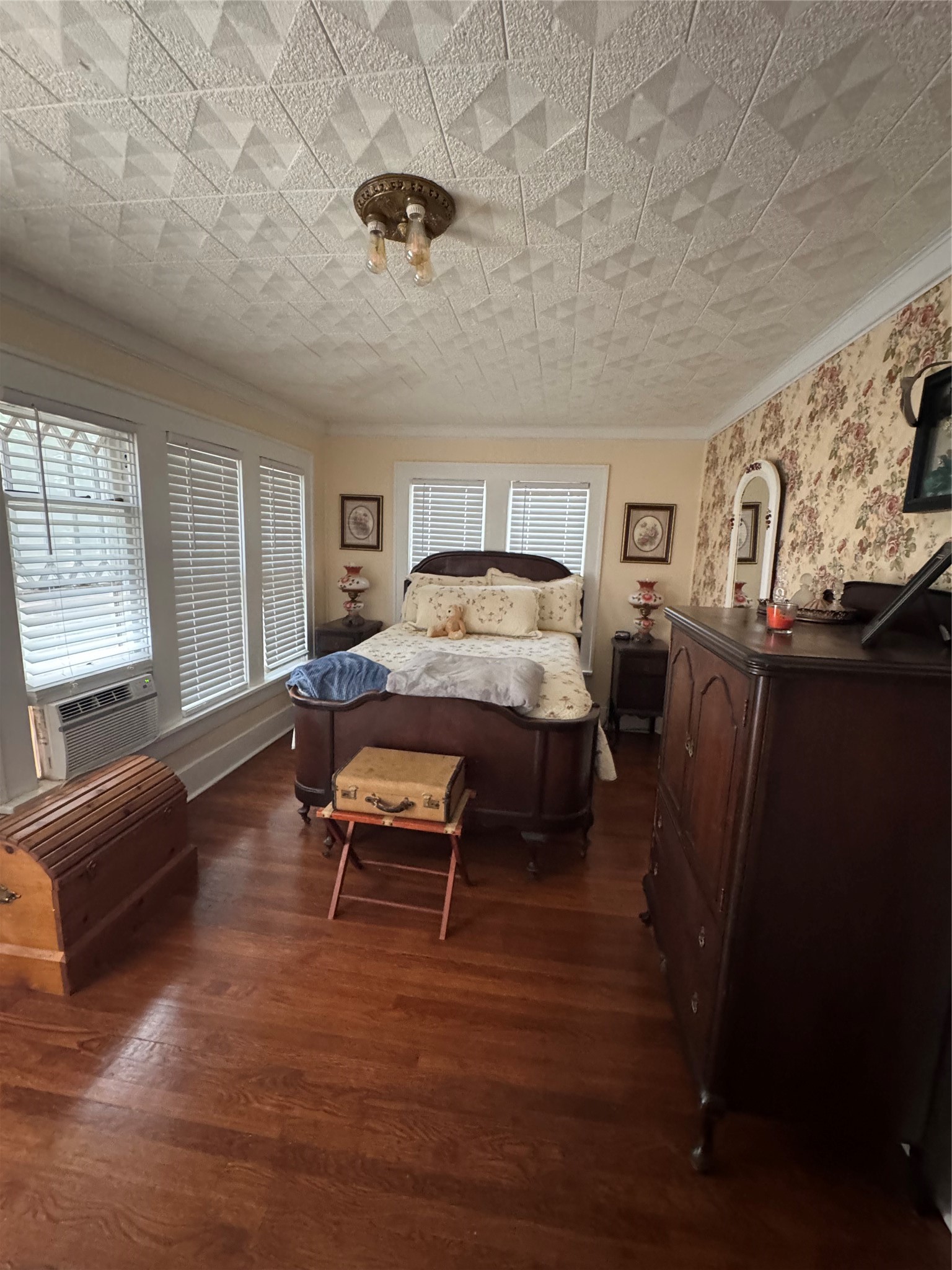 400 Cain Street Quanah TX 79252