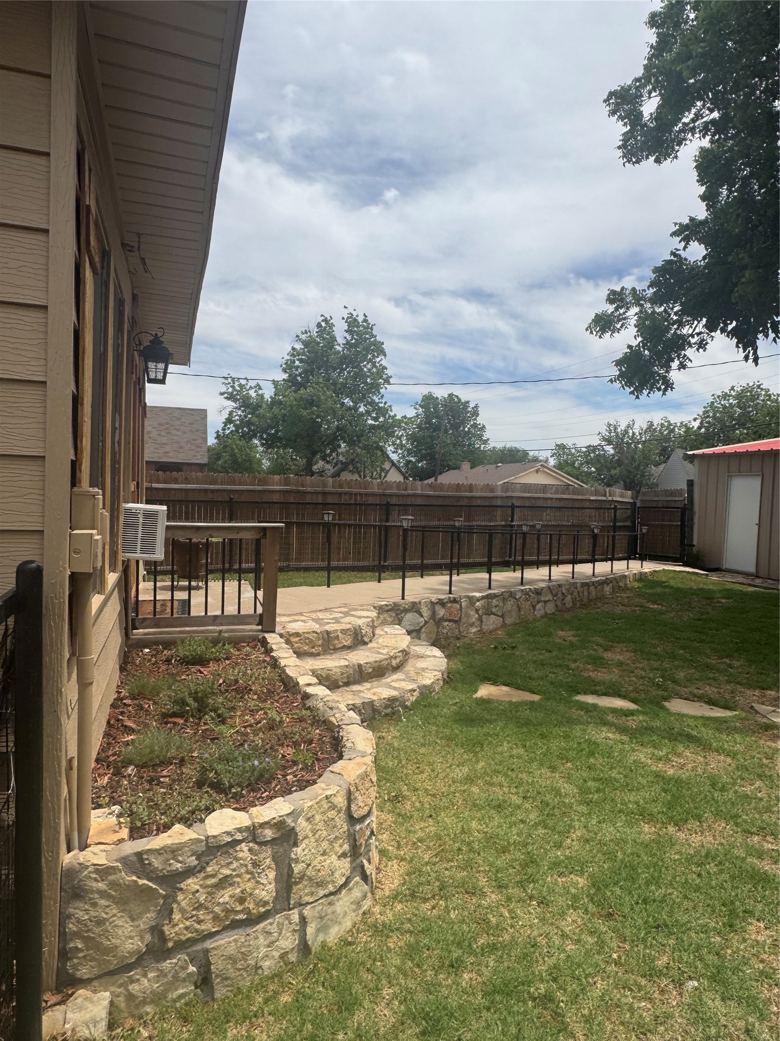 400 Cain Street Quanah TX 79252