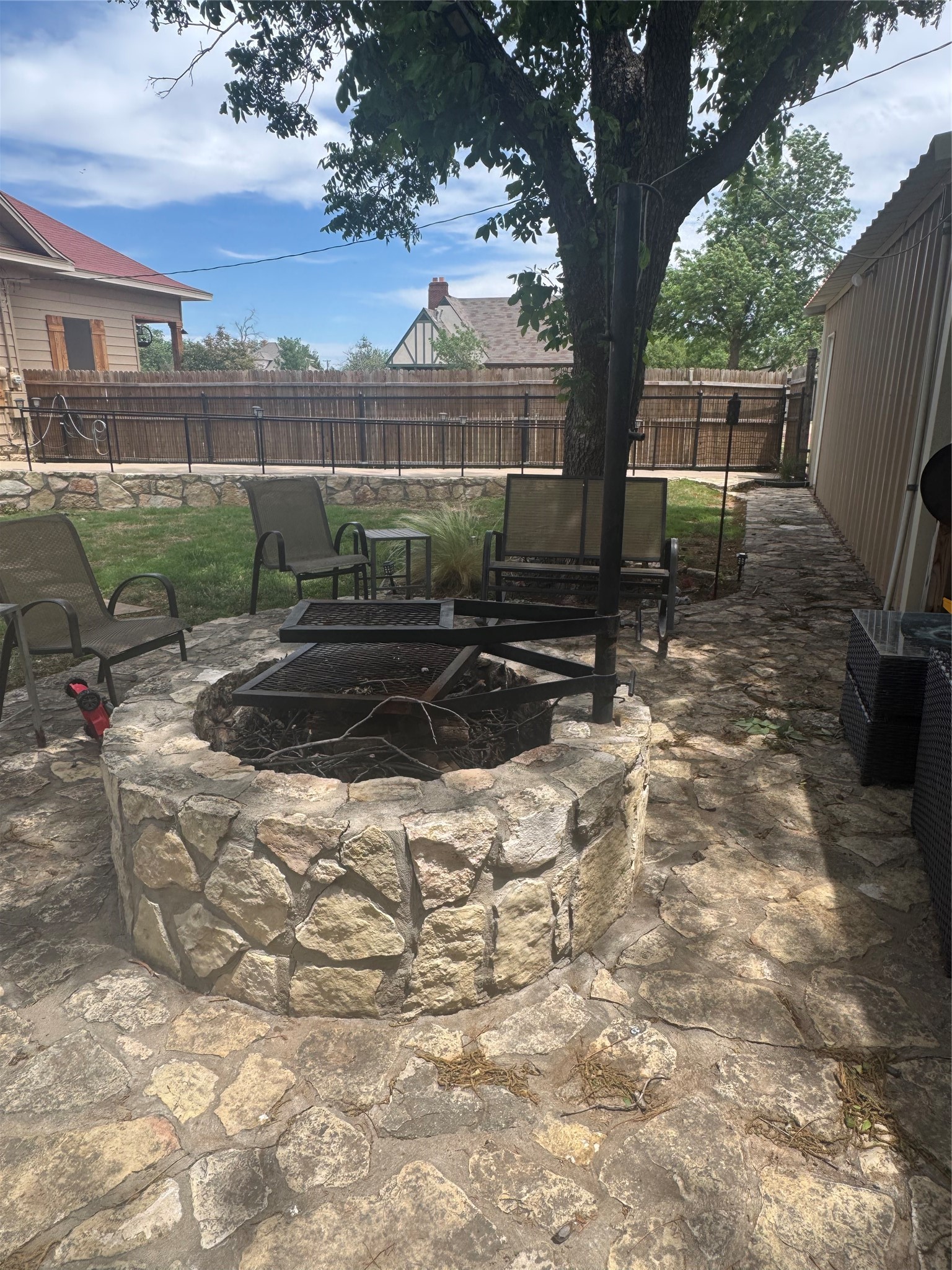 400 Cain Street Quanah TX 79252