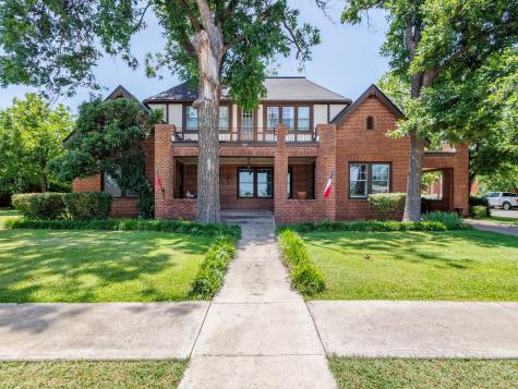 315 W Pecan Street Coleman TX 76834