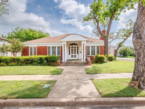 615 W Liveoak Street Coleman TX 76834