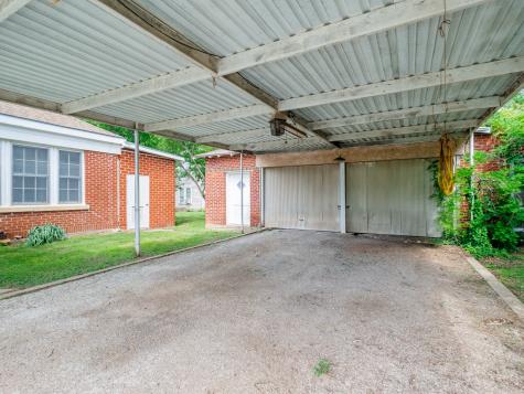 615 W Liveoak Street Coleman TX 76834