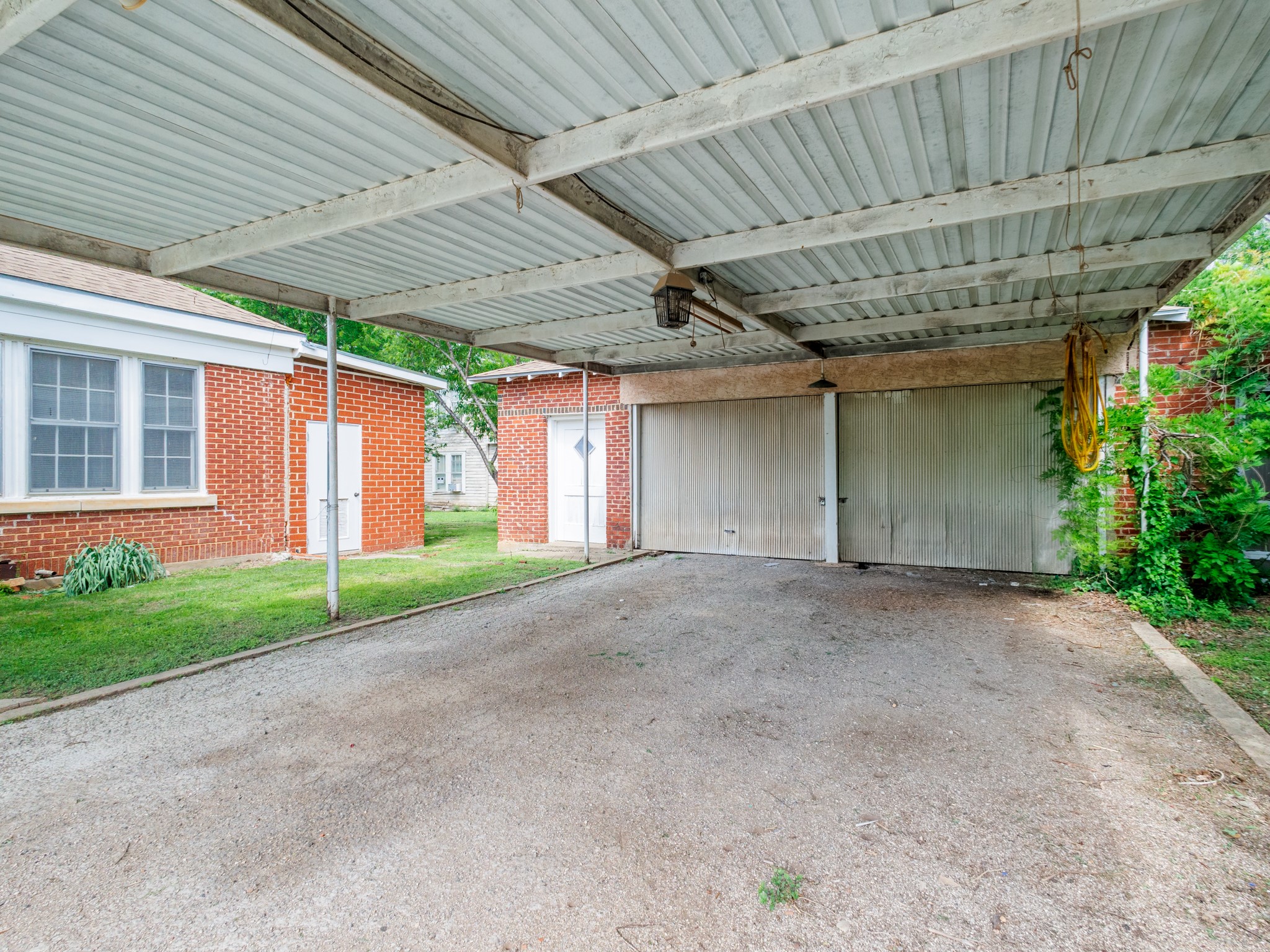615 W Liveoak Street Coleman TX 76834