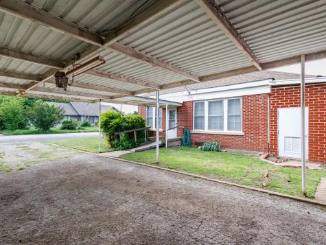 615 W Liveoak Street Coleman TX 76834