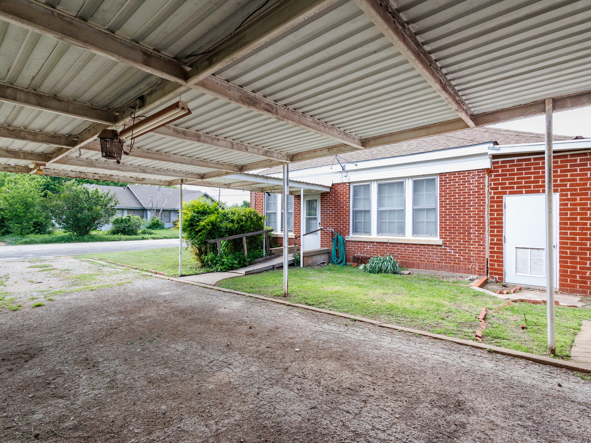 615 W Liveoak Street Coleman TX 76834