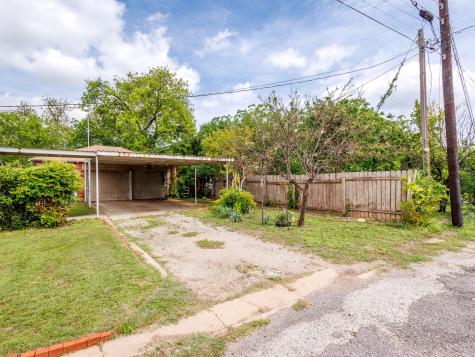 615 W Liveoak Street Coleman TX 76834