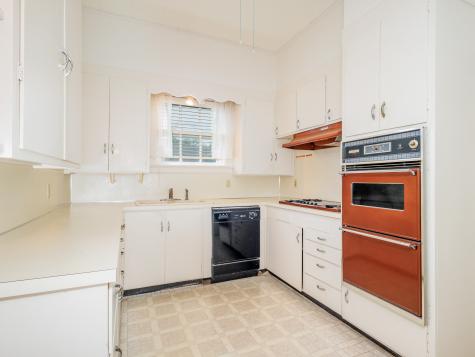 615 W Liveoak Street Coleman TX 76834