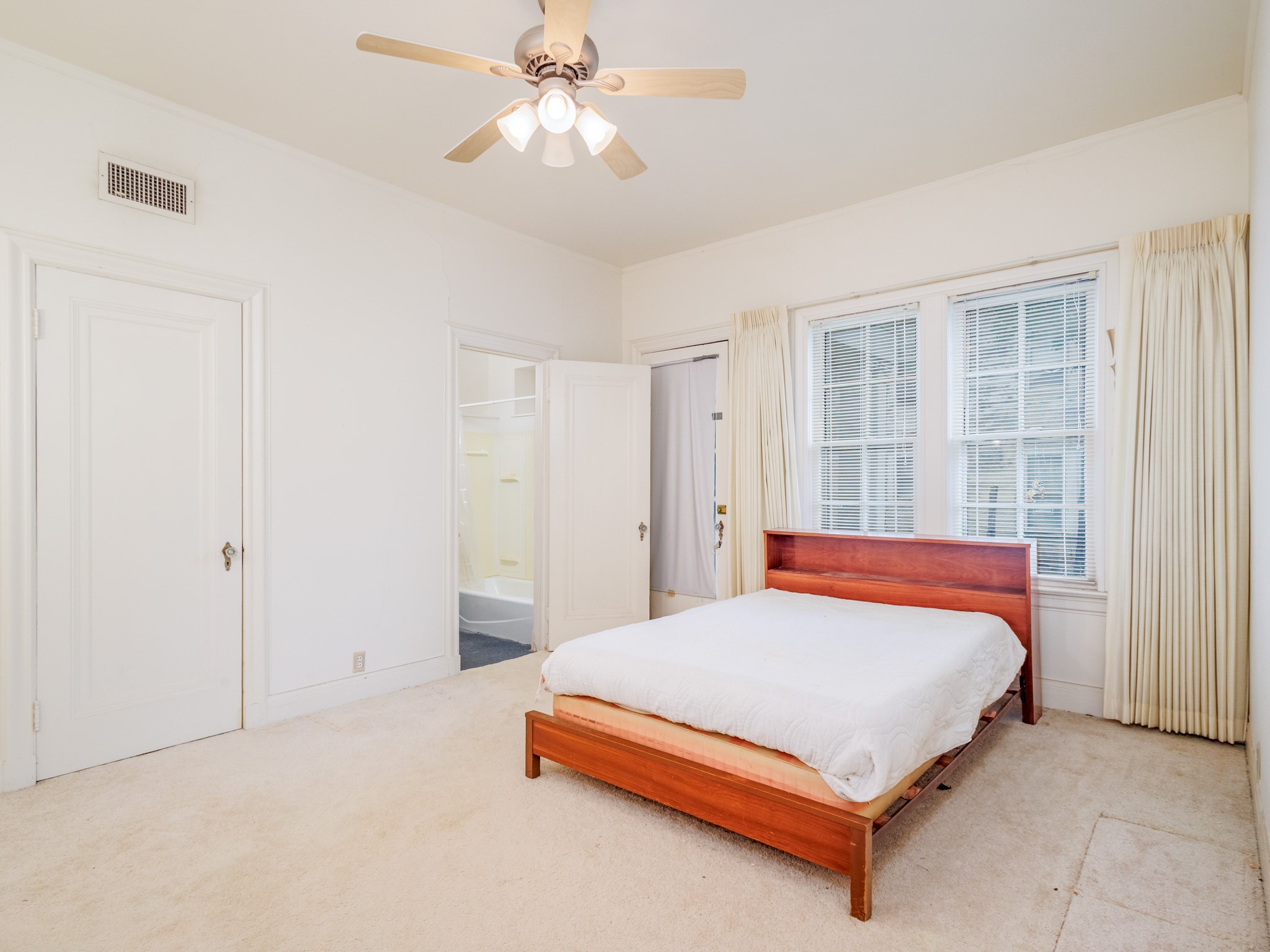 615 W Liveoak Street Coleman TX 76834