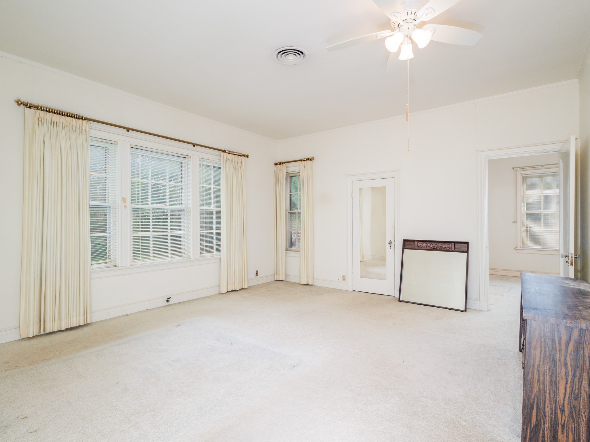 615 W Liveoak Street Coleman TX 76834