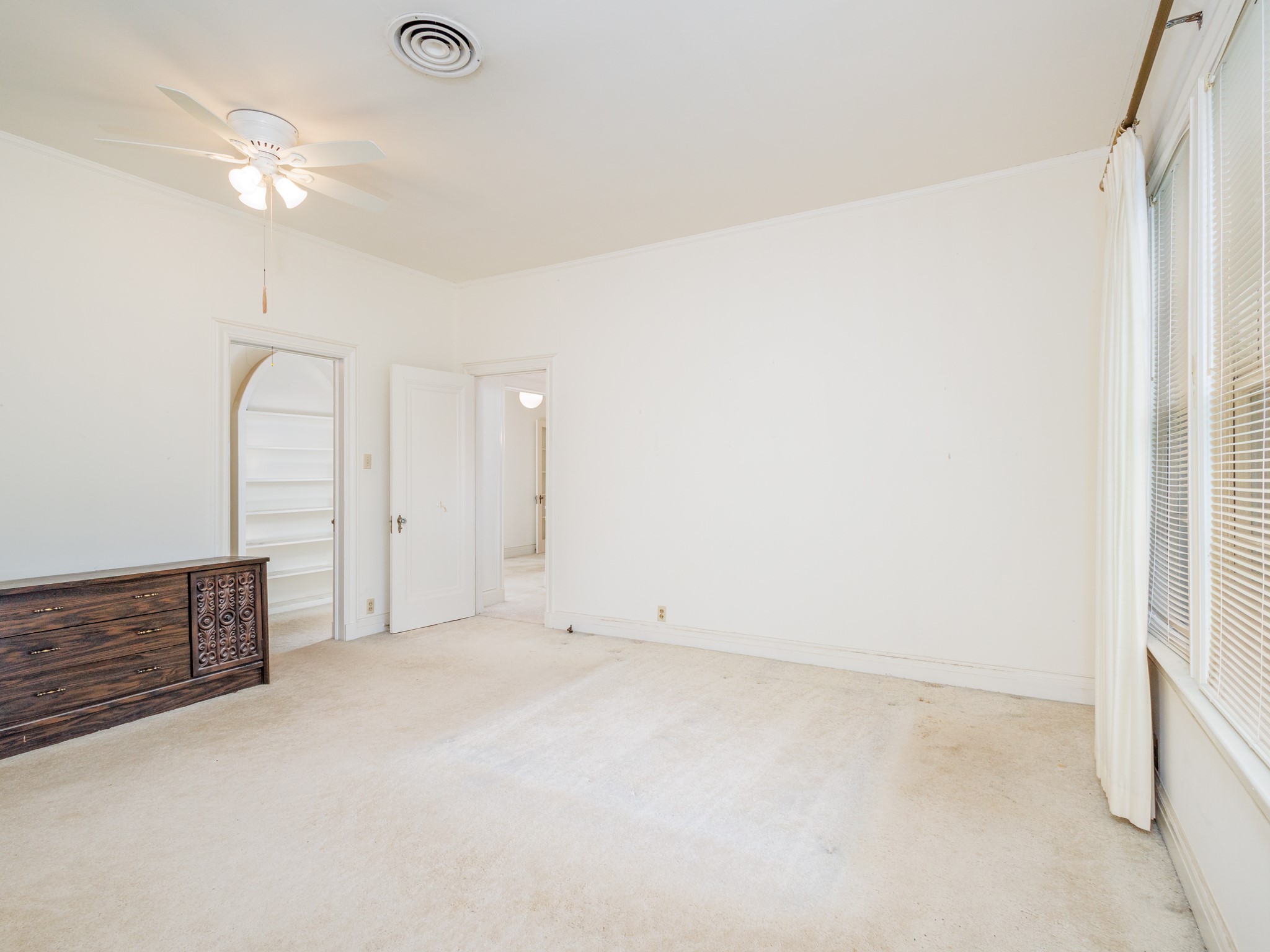 615 W Liveoak Street Coleman TX 76834